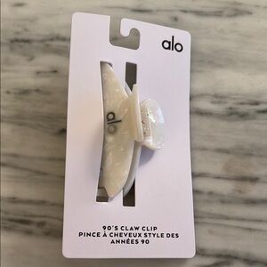ALO Yoga Iridescent White Claw Clip